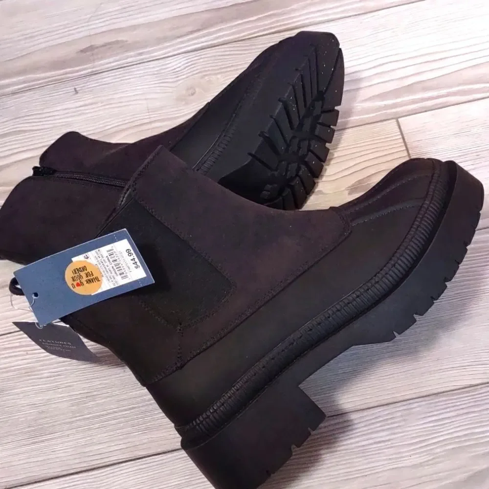 (70-4538)  Universal Thread Ella Boots Size 10